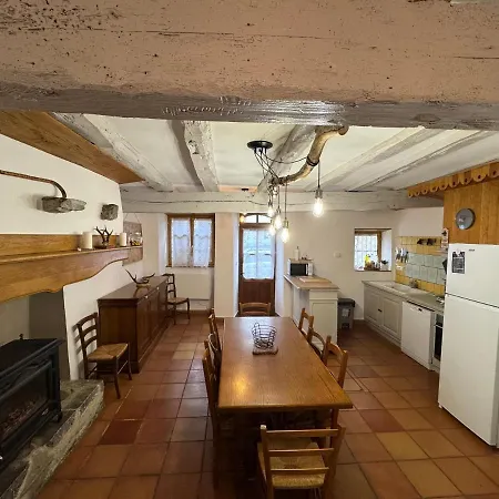 Agreable Maison De Village Au Coeur De Sarrancolin Exterior photo